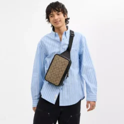 Coach Sullivan Pack In Blocked Signature Canvas